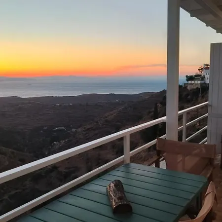 Enjoy A Wondeful Sunset From A Traditional House-aggelos Apartment